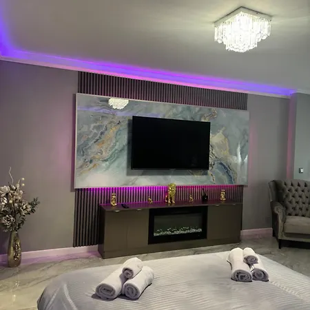 Silver At Just 8 Minutes Distance Of Center Daire