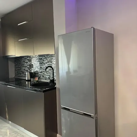 Silver At Just 8 Minutes Distance Of Center