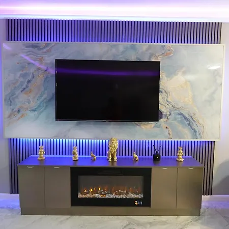 Silver At Just 8 Minutes Distance Of Center Daire