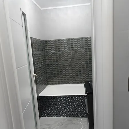 Apartment Silver At Just 8 Minutes Distance Of Center Bucharest