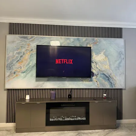 Silver At Just 8 Minutes Distance Of Center Daire