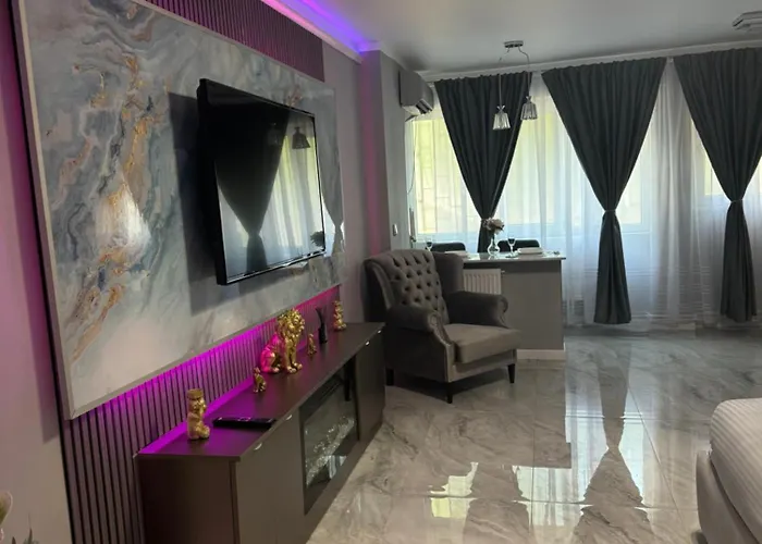 Silver At Just 8 Minutes Distance Of Center Apartmán